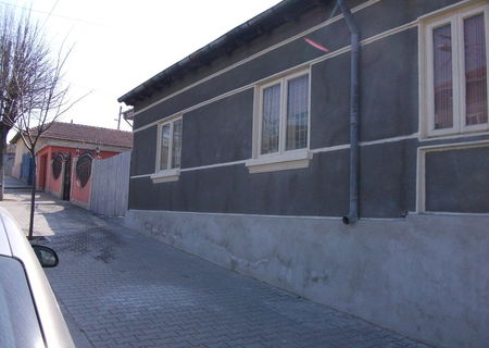 Vand casa 4 camere + teren in CERNAVODA