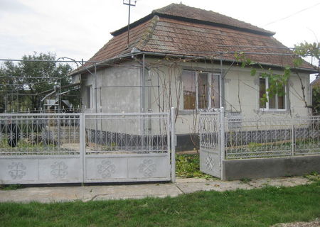 Vand Casa Calarasi Gara , jud. Cluj , la 5 km de Campia Turzii.