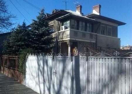 Vand casa cu 3 camere in Ploiesti, in zona centrala