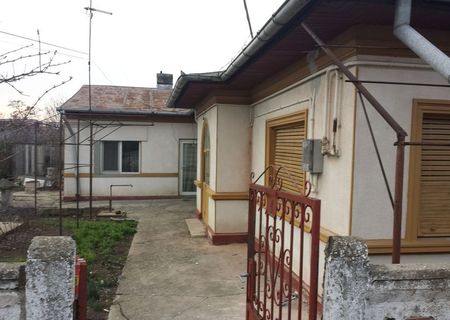 Vând casa în Popesti Leordeni