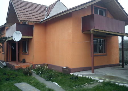 vand casa p+1 etaj,cerneti