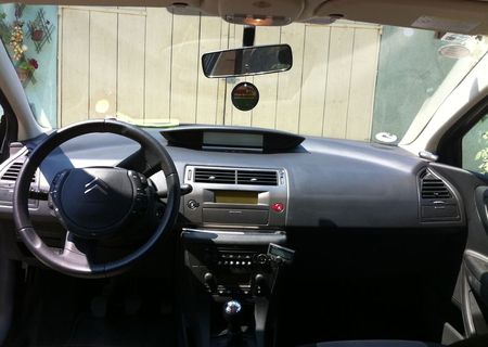 Vand Citroen C4, impecabil