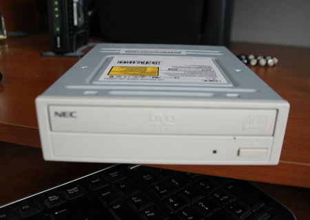 Vand dvd rom pentu pc