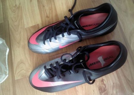 Vand ghete fotbal Nike Mercurial