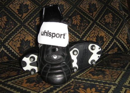 vand ghete fotbal uhlsport