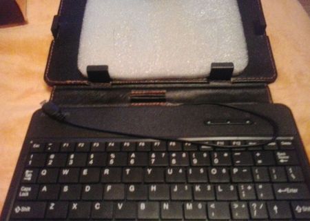 Vand husa Manta cu tastatura 7 inch