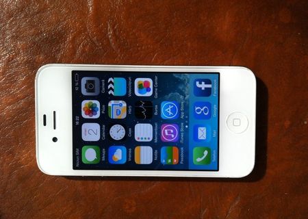 Vând iphon 4 16 g