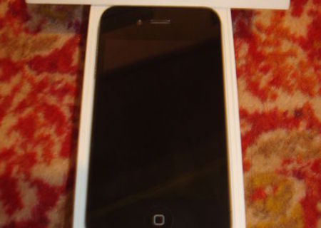 Vand iphone 4 - 8 gb