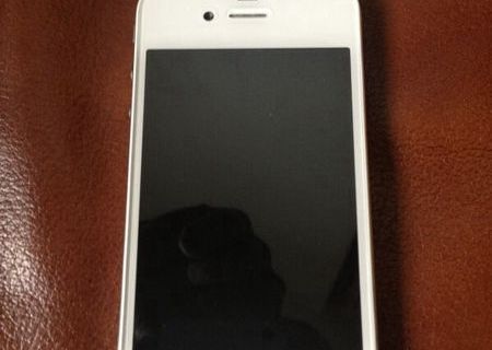 Vând iPhone 4 alb impecabil 16 GB