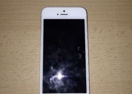 Vand iphone 5s silver 32 gb neverlocked