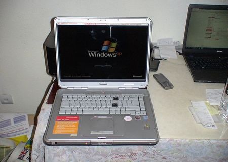 Vand laptop Compaq Presario R3000 perfecta stare