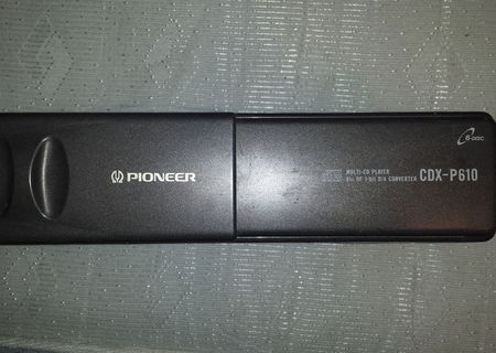 Vand magazie auto PIONEER cu 6 cd-uri