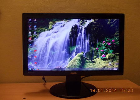 Vand monitor LCD Benq 18.5", wide, negru, in garantie !