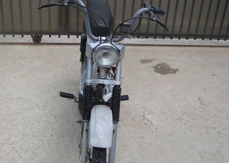 Vand Moped Rizzato +motor rezerva 850 lei