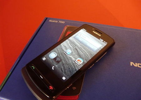 Vand Nokia 700