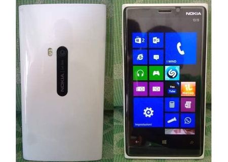 Vand Nokia Lumia 920 ALB si NEGRU negociabil