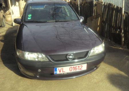 Vand Opel Vectra cu aer conditionat,accept variante