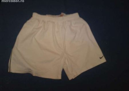 VAND PANTALONI SCURTI NIKE ORIGINALI