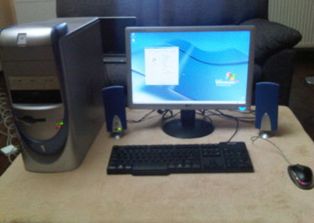 Vand PC+monitor complet functional