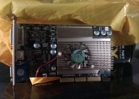 vand placa video nvidia GF FX5200 VER I