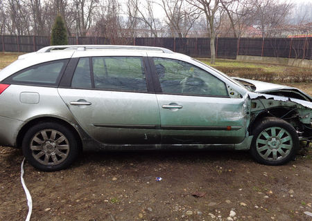 vand renault laguna II 1.9dci break 2002 avariata