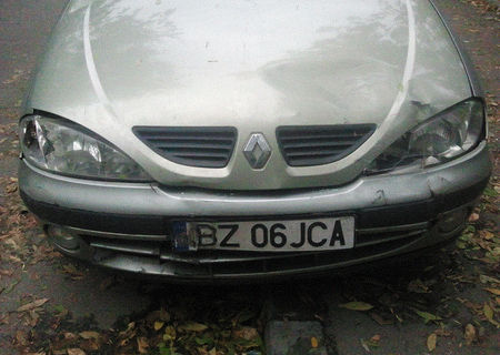 Vand renault megane 1 avariat