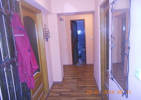 VAND SAU SCHIMB APARTAMENT 3 CAMERE CU CASA IN CALARASI