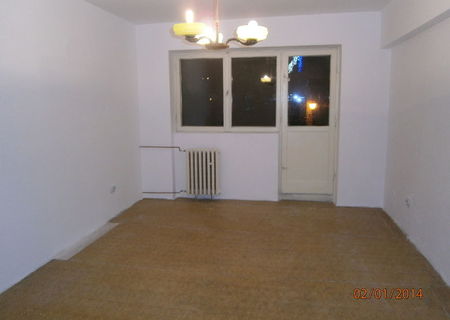 vand sau schimb cu casa 3 cam., apartament 2 camere, comfort 1,b-dul Bucuresti