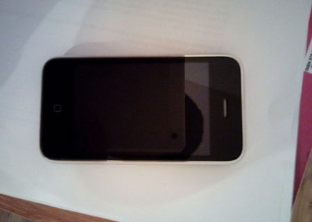 vand /schimb iphone 3gs 8 gb