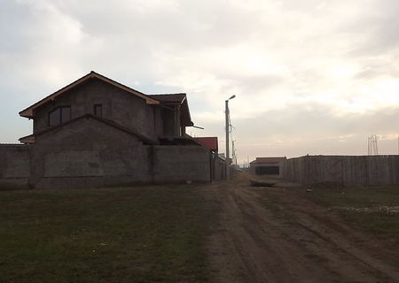 Vand teren  intravilan Zona Aeroport