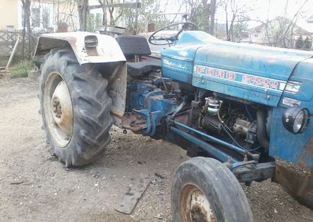 Vand tractor Ford 2000