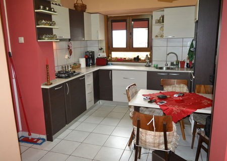 Vanzare apartament 4 camere