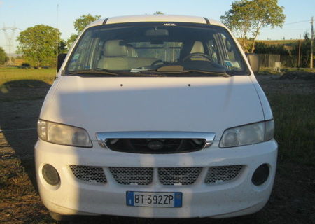 vind hyundai minibus