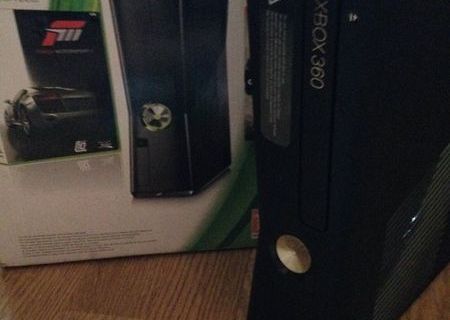 Xbox 360 in stare perfecta cu 2 jocuri gta5 si assasin's creed 4