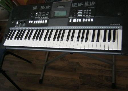 Yamaha PSR E-423