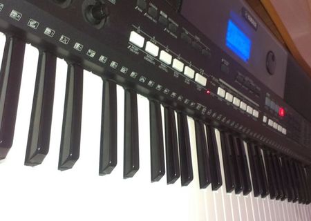 Yamaha psr e433