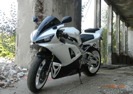 Yamaha R1