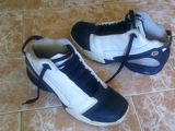 Adidasi REEBOK foarte putin folositi , stil gheata , marimea 44 , perfecti pentru baschet !