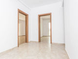 Apartament foarte mare, decomandat, balcon generos, etaj intermediar