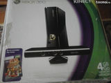 Consola xbox 360 4gb cu kinect sensor