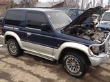 Dezmembrez Mitubishi  Pajero 2,5 diesel