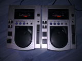 Doua Cd-playere DJ Pioneer CDJ-100S intr-o stare foarte buna!