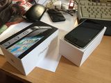 iPhone 4 - Black - 32 GB