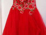 Rochie rosie Sherri Hill