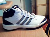 Vand Adidas  Bascheti