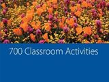 vând cartea 700 classroom activities. Stare Impecabilă. 50 RON