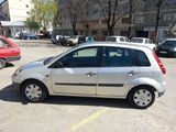 Vand Ford Fiesta din 2005,intr-o stare excelenta !