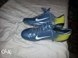 Vand ghete Nike in stare foarte buna marimea 44