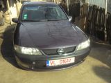 Vand Opel Vectra cu aer conditionat,accept variante