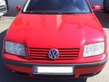 Vand VW Bora 2001, culoare rosie, motor 1400 cmc / 75 CP